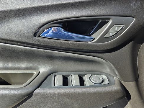 Used 2018 Chevrolet Equinox LT image 27