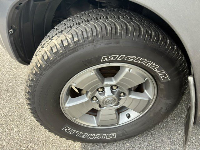 Used 2007 Toyota 4Runner SR5 AWD/4WD image 30