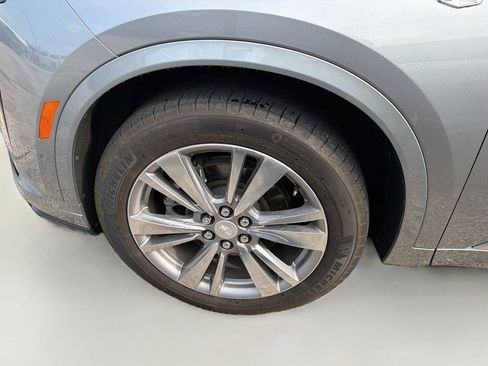 Used 2023 Cadillac XT6 Premium Luxury w/ Technology Package FWD image 9