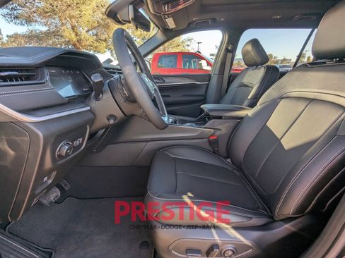 New 2026 Jeep Grand Cherokee L Limited AWD/4WD image 23