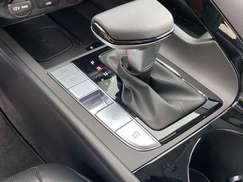 Used 2025 Hyundai Elantra Limited FWD image 27