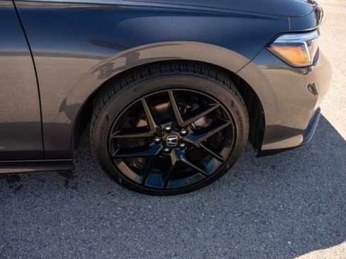 Used 2025 Honda Civic Sport image 9