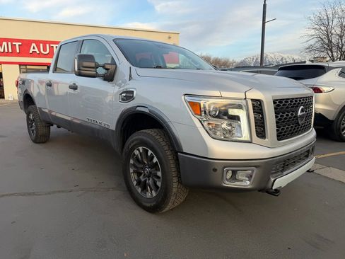 Used 2018 Nissan Titan PRO-4X w/ Pro-4x Utility Package AWD/4WD image 3