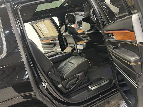 Used 2022 Jeep Grand Wagoneer Series III w/ Rear Seat Video Group 1 image 32