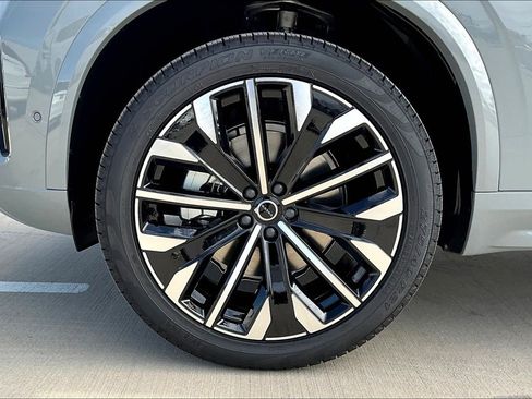 New 2026 Volvo XC90 B6 Ultra w/ Protection Package Premier image 25