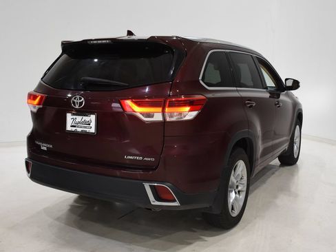 Used 2019 Toyota Highlander Limited AWD/4WD image 4