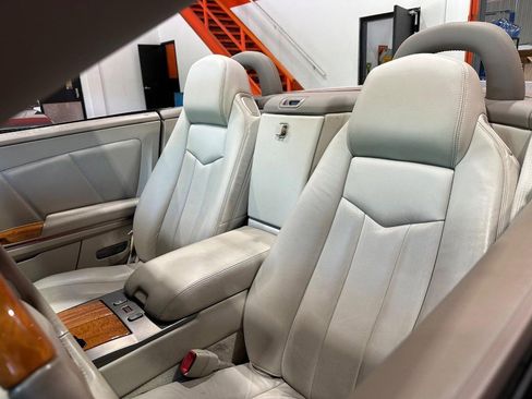 Used 2004 Cadillac XLR image 13