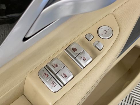 Used 2020 BMW 740i image 11