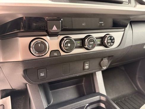 Used 2017 Toyota Tacoma SR5 w/ Tow Package AWD/4WD image 19