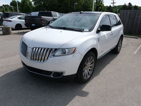 Used 2011 Lincoln MKX AWD w/ 102A Rapid Spec Order Code image 4