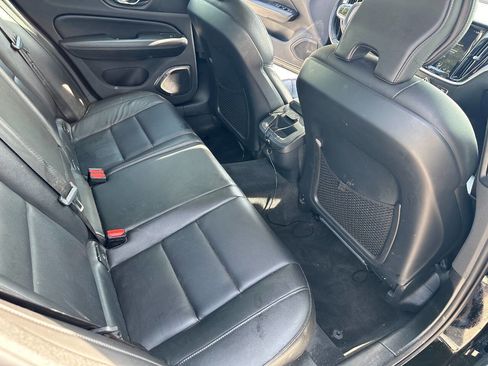 Used 2019 Volvo S60 T5 Momentum w/ Premium Package image 15