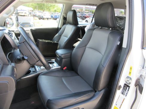 Used 2022 Toyota 4Runner SR5 Premium w/ Moonroof Package AWD/4WD image 19