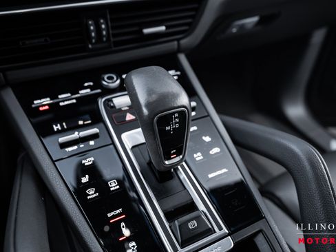 Used 2019 Porsche Cayenne S image 26