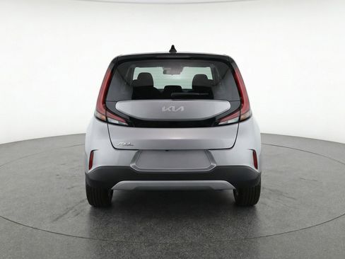 Used 2025 Kia Soul LX w/ LX Technology Package FWD image 7