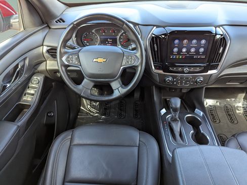 Used 2023 Chevrolet Traverse LT FWD image 17