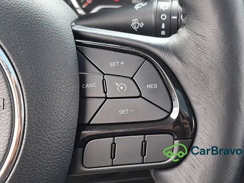 Used 2019 Jeep Renegade Altitude w/ UConnect 8.4 Nav Group AWD/4WD image 23