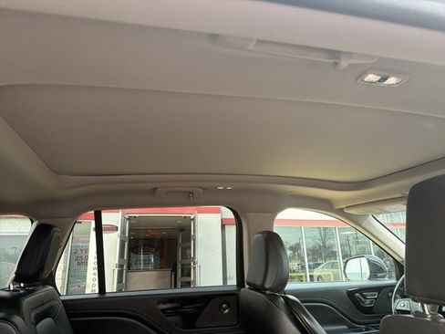 Used 2021 Lincoln Aviator Reserve w/ Elements Package Plus image 13