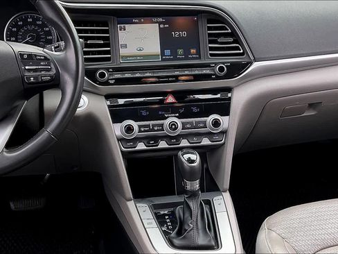 Used 2020 Hyundai Elantra Limited w/ Ultimate Package 03 image 8