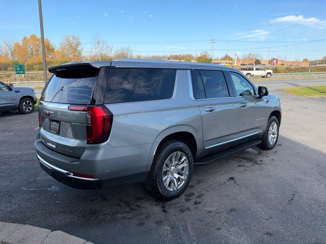 Used 2025 GMC Yukon XL Elevation w/ Technology Package AWD/4WD image 5