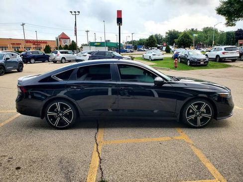 Used 2025 Honda Accord Sport image 28