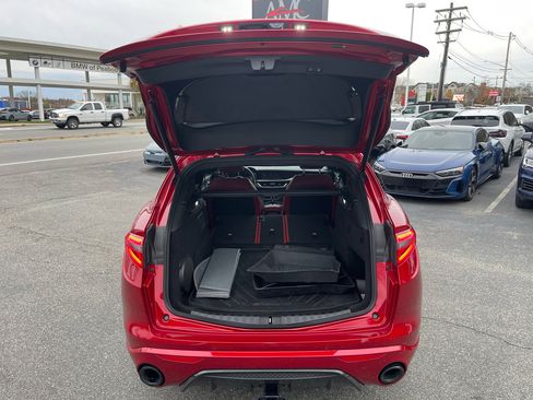 Used 2023 Alfa Romeo Stelvio Veloce image 52