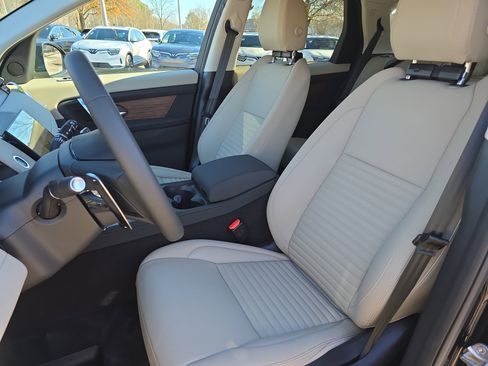 New 2025 Land Rover Discovery Sport S image 15