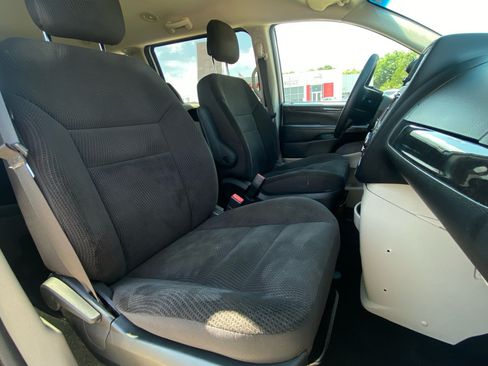 Used 2017 Dodge Grand Caravan SE w/ Power Window Group FWD image 14