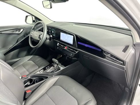 Used 2023 Kia Niro EX Touring FWD image 31