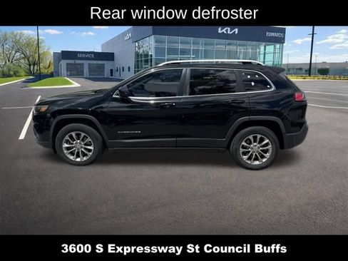 Used 2019 Jeep Cherokee Latitude Plus w/ Cold Weather Group AWD/4WD image 12