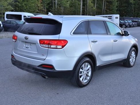 Used 2018 Kia Sorento AWD image 6