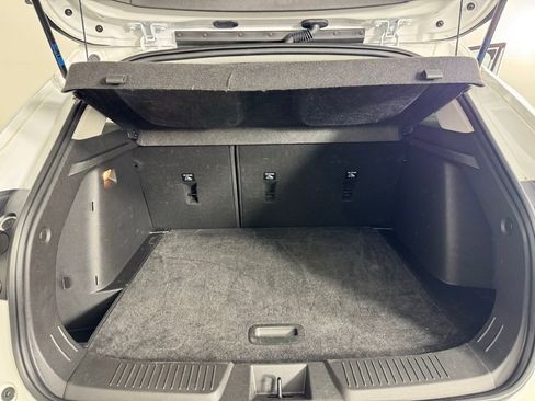 Used 2025 Chevrolet Trax LT w/ LT Convenience Package FWD image 33