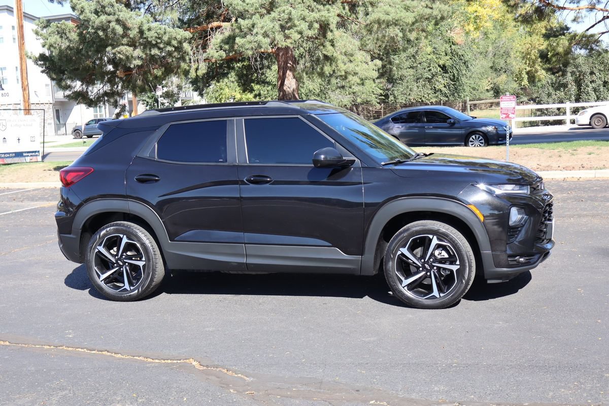 Used 2021 Chevrolet TrailBlazer RS w/ Technology Package AWD/4WD image 2