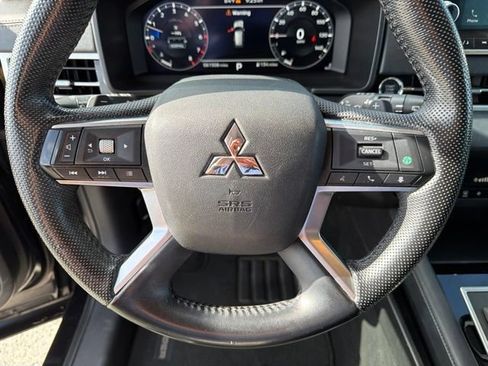 Used 2023 Mitsubishi Outlander SE FWD image 31