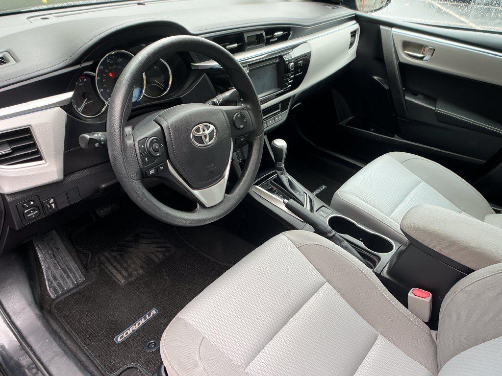 Used 2016 Toyota Corolla LE FWD image 10
