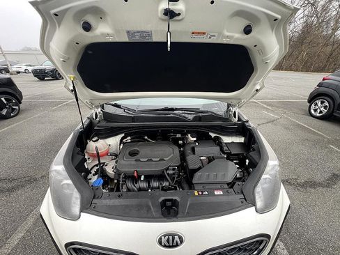 Used 2021 Kia Sportage LX image 9