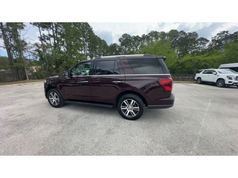 Used 2024 Ford Expedition Limited RWD image 6