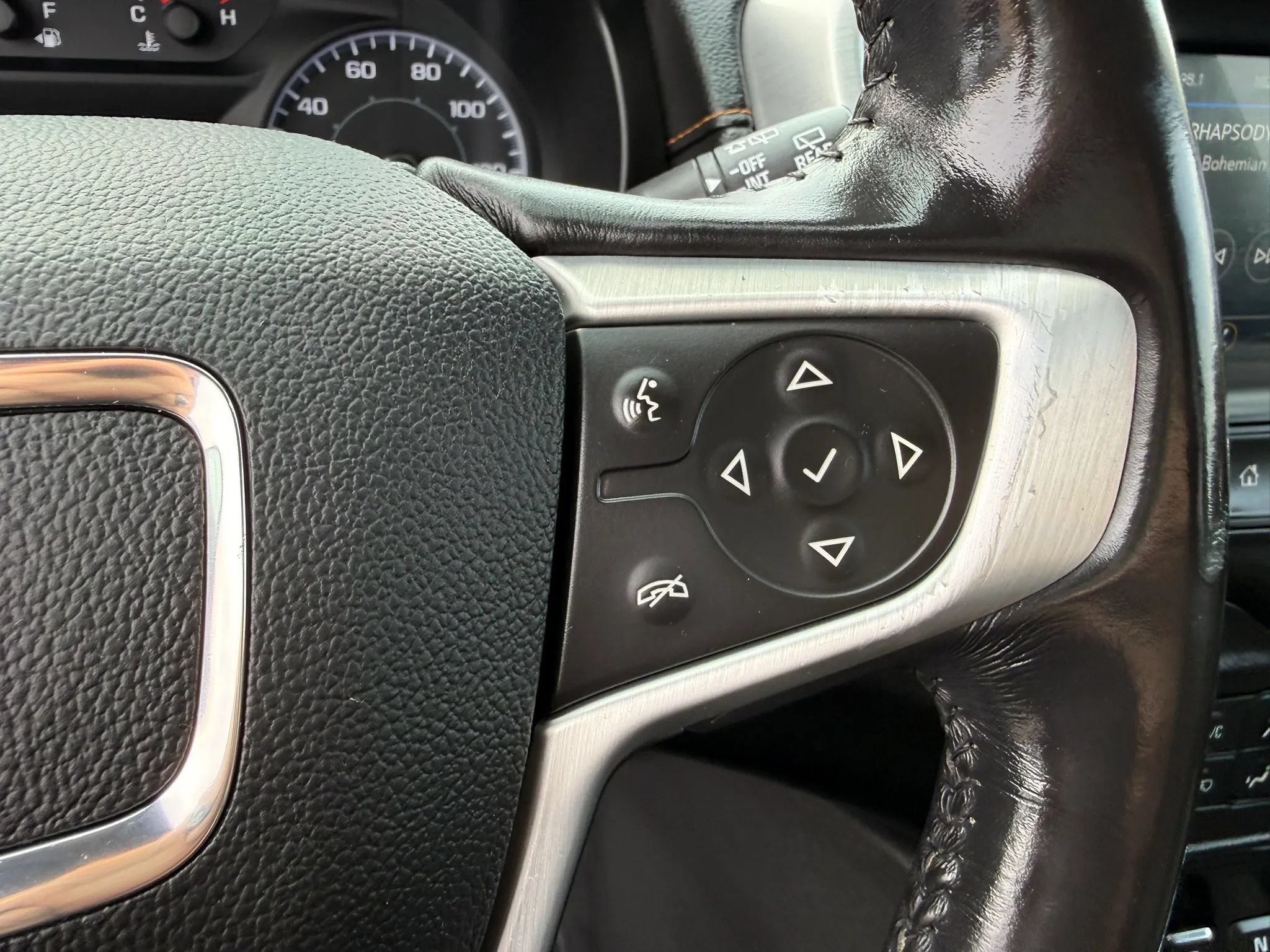 Used 2018 GMC Terrain SLE w/ Driver Convenience Package AWD/4WD image 30