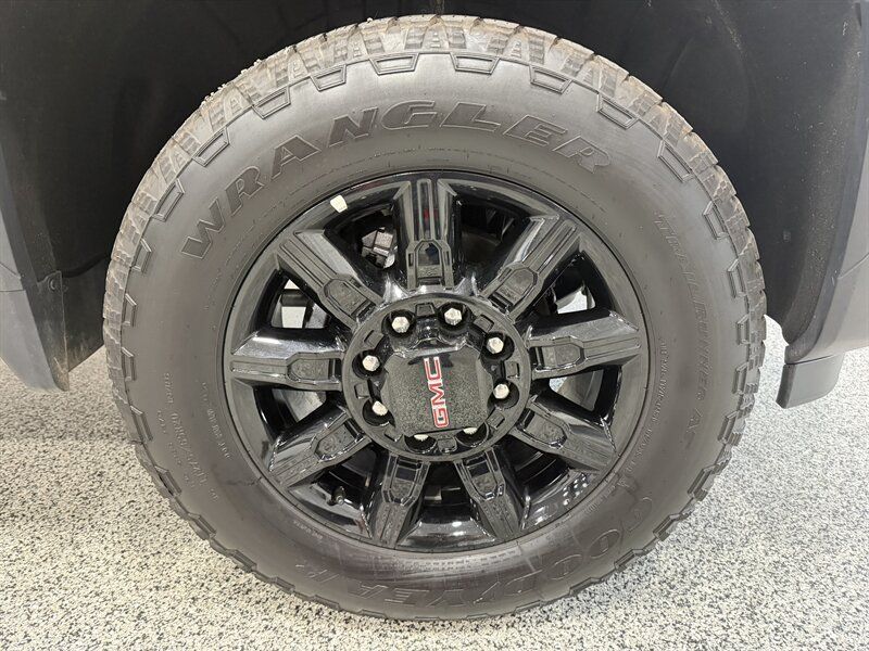 Used 2026 GMC Sierra 2500 AT4 AWD/4WD image 32