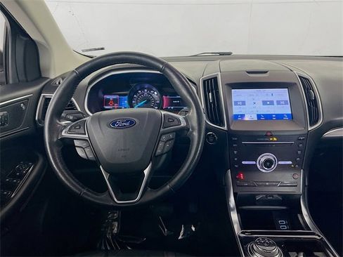 Used 2019 Ford Edge Titanium image 19