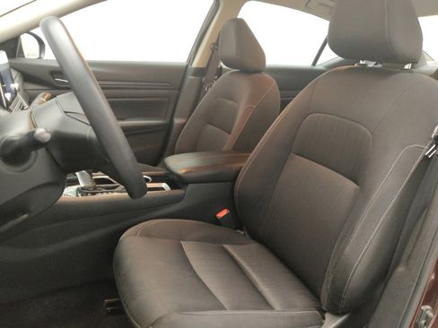 Used 2024 Nissan Altima 2.5 SV image 17