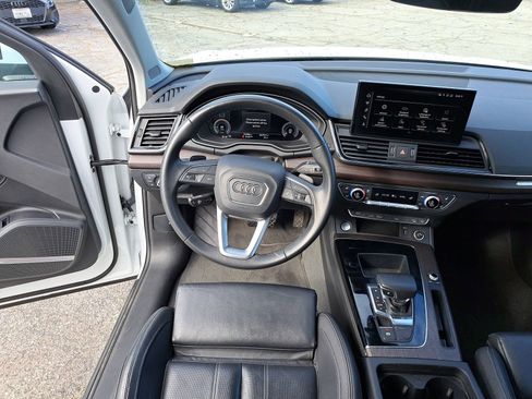 Used 2023 Audi Q5 e Premium Plus w/ Premium Plus Package image 6