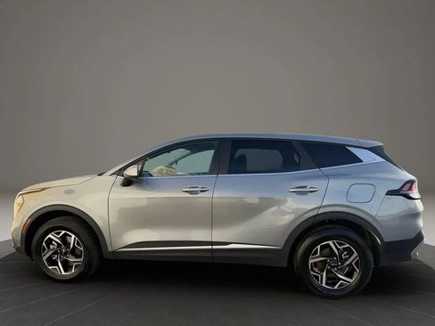 Used 2024 Kia Sportage LX image 7