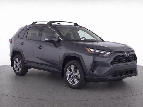 Used 2024 Toyota RAV4 XLE AWD/4WD image 2