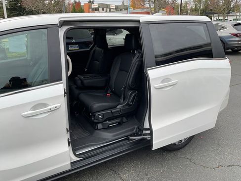 Used 2025 Honda Odyssey EX-L image 11