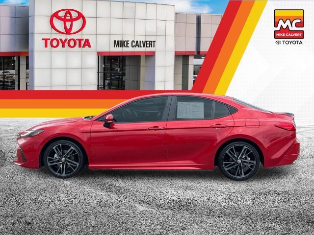 Used 2025 Toyota Camry XSE FWD image 2