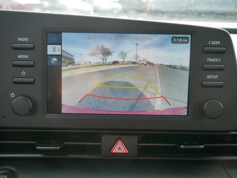 Used 2025 Hyundai Elantra Sport image 16