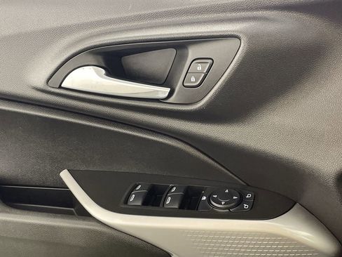 Used 2024 Chevrolet Trax LS w/ LS Convenience Package image 18