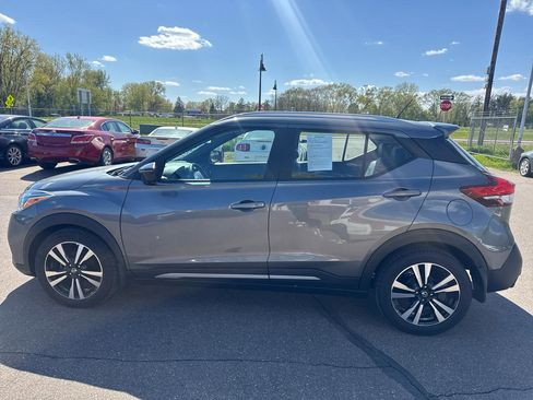 Used 2019 Nissan Kicks SR w/ SR Premium Package FWD image 10
