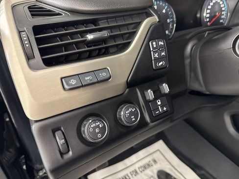 Used 2018 GMC Yukon XL Denali w/ Open Road Package AWD/4WD image 19