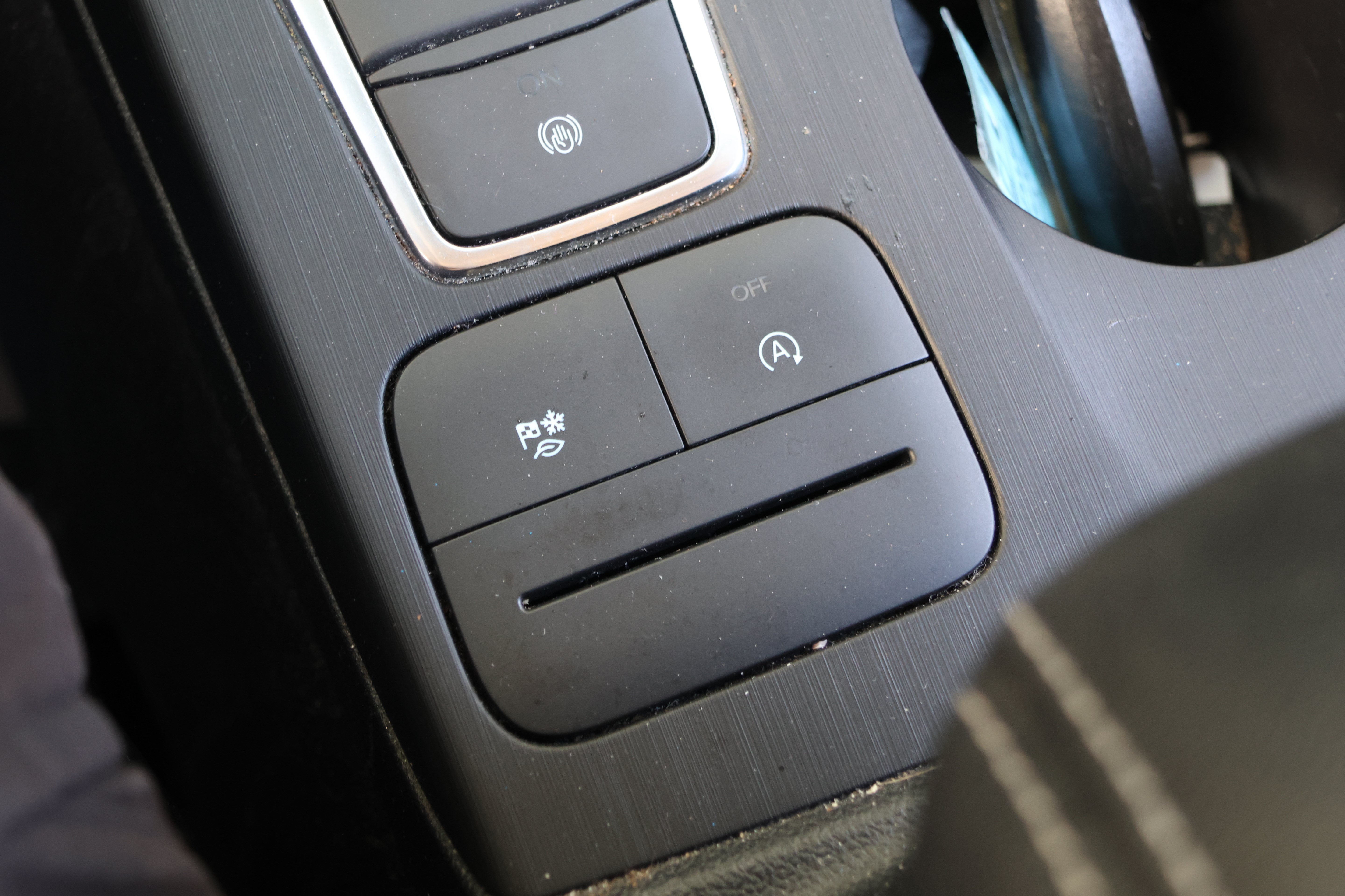 Used 2020 Ford Escape SE FWD image 26